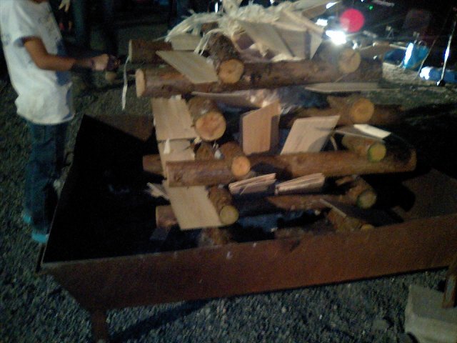 [キャンプ場 結婚パーティー]